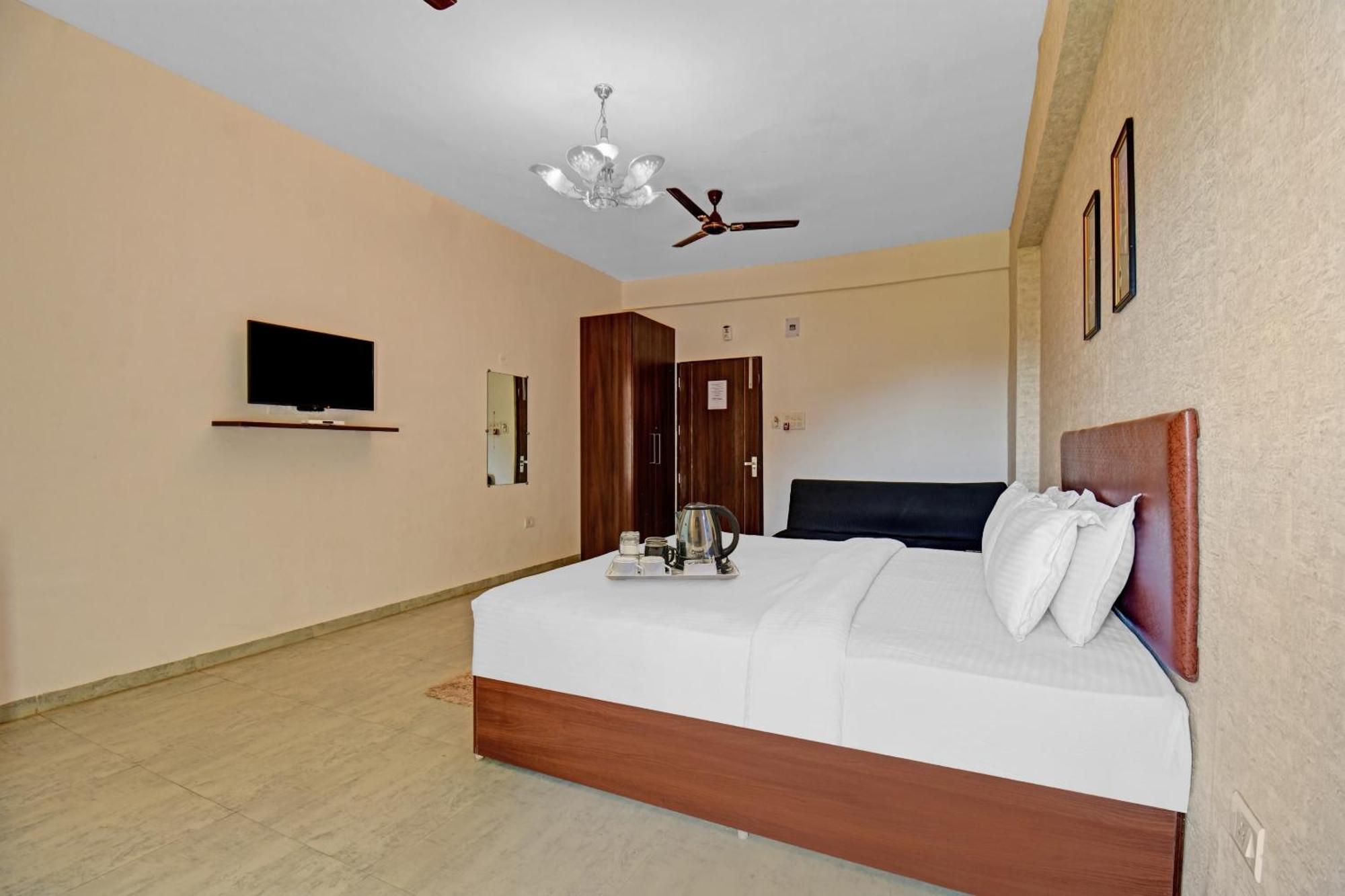 Townhouse Classio Suites Shirdi Exterior foto
