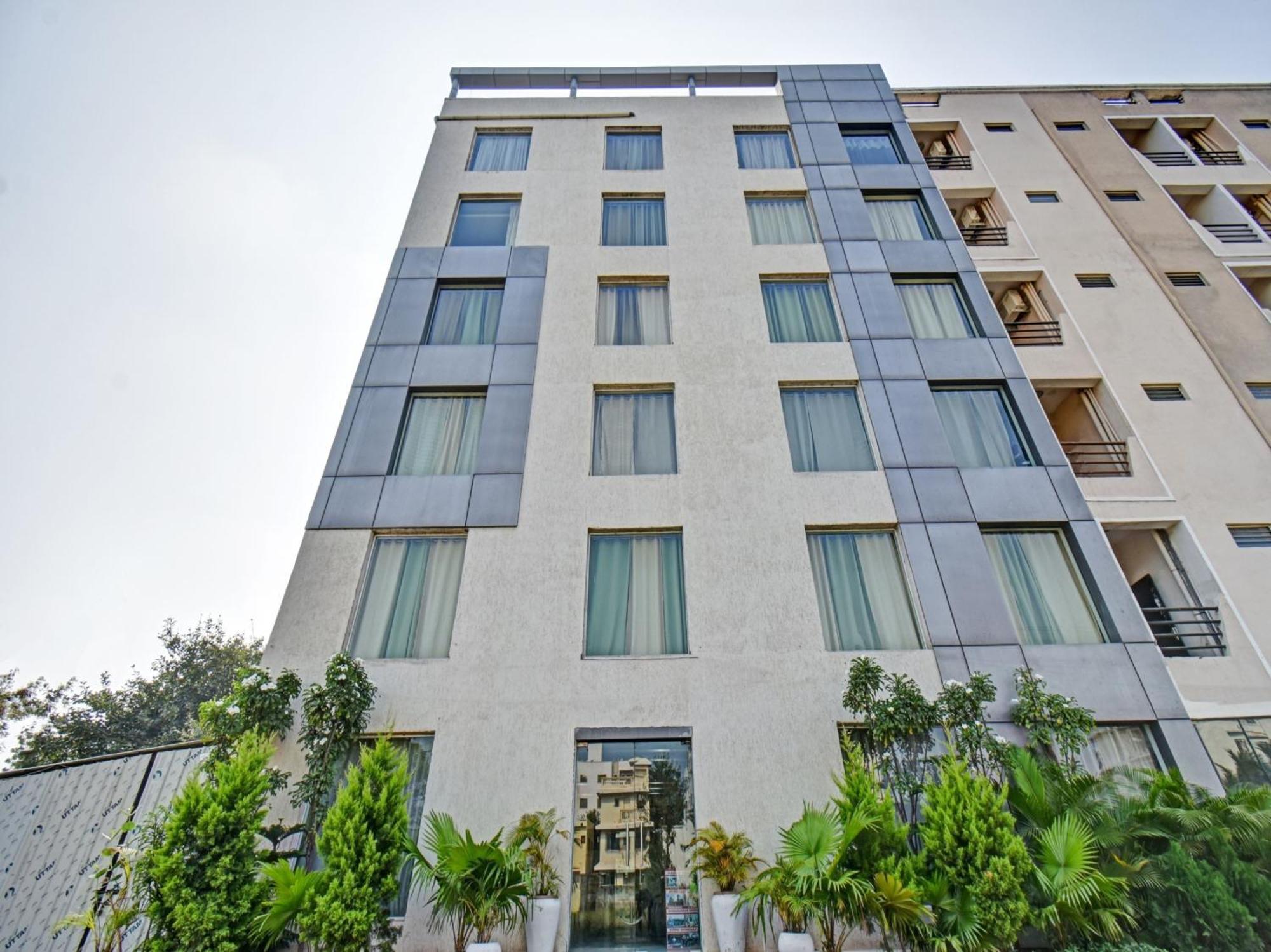 Townhouse Classio Suites Shirdi Exterior foto
